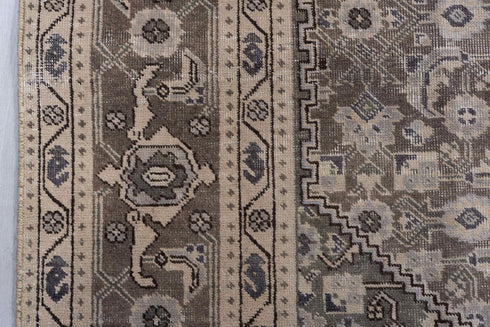 Vintage Tabriz Area Rug (7' x 10')